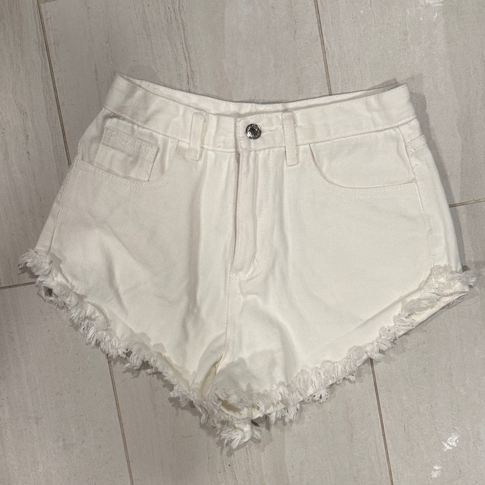 Women's White Frayed‎ Hem Denim Shorts size XS